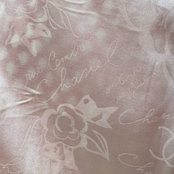 SOLD Authentic Chanel Red and White Tweed Dress size 38 - Picture 11 of 13